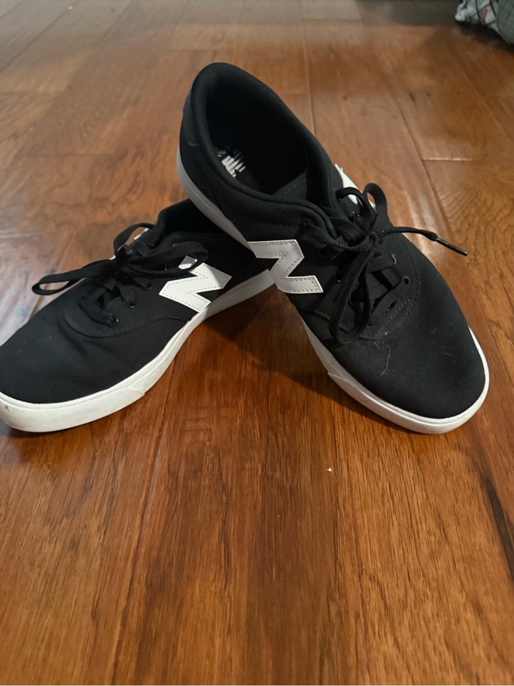 New Balance Men's Black Sneakers with White 'N' Logo